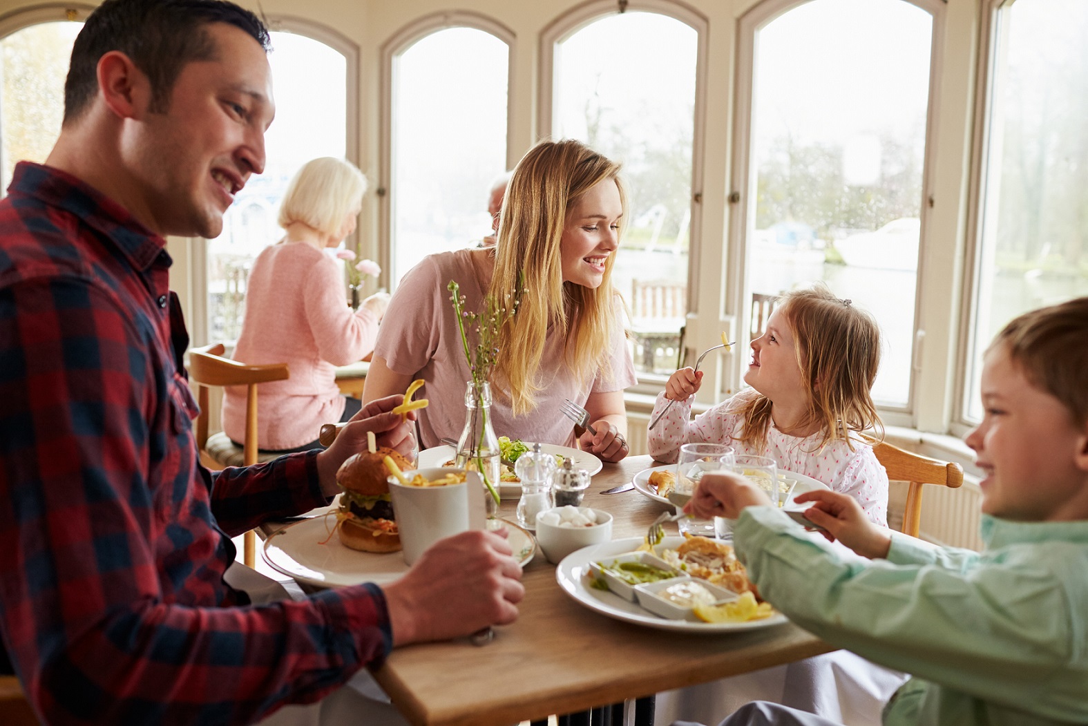 IKC are providing 7 top tips for a family-friendly hotel restaurant