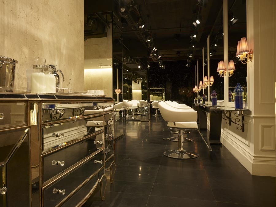 Why Warren Tricomi Should Be Your Luxury Hotel&#8217;s Go-To Salon Partner